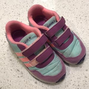 Toddler adidas tennis shoes size 7